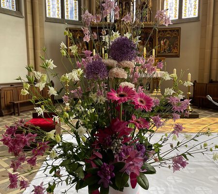 Altargestecke im Mai