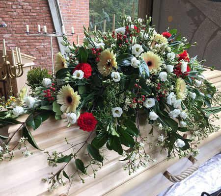 Sarggesteck weiss mit roten Tupfern - September