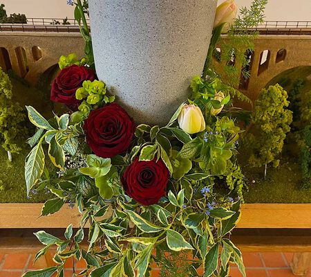 Urnen Kranz- Abschied eines Modelbauers April