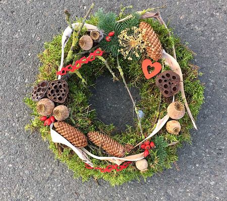 Mooskranz natur rot herzig