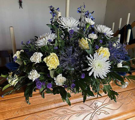 Sarggesteck blau weiss-März