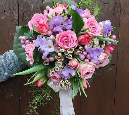 Brautstrauß rosa blau Februar