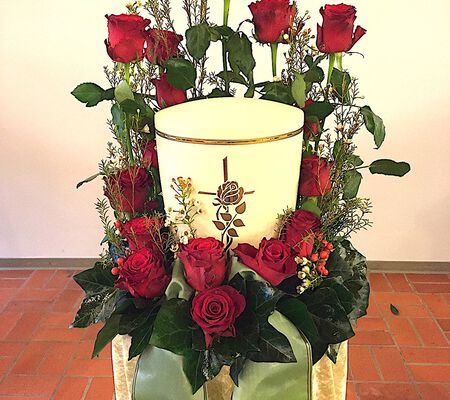 Urnen Kranz rote Rosen zum Abschied